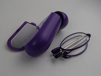 Folding Foster Grant 1.50 Readers Includes Carrying Case With Mirror