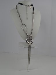 Elegant 30' Silver Tone Rhinestone Necklace