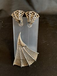 Mp Vintage Pin And Clips