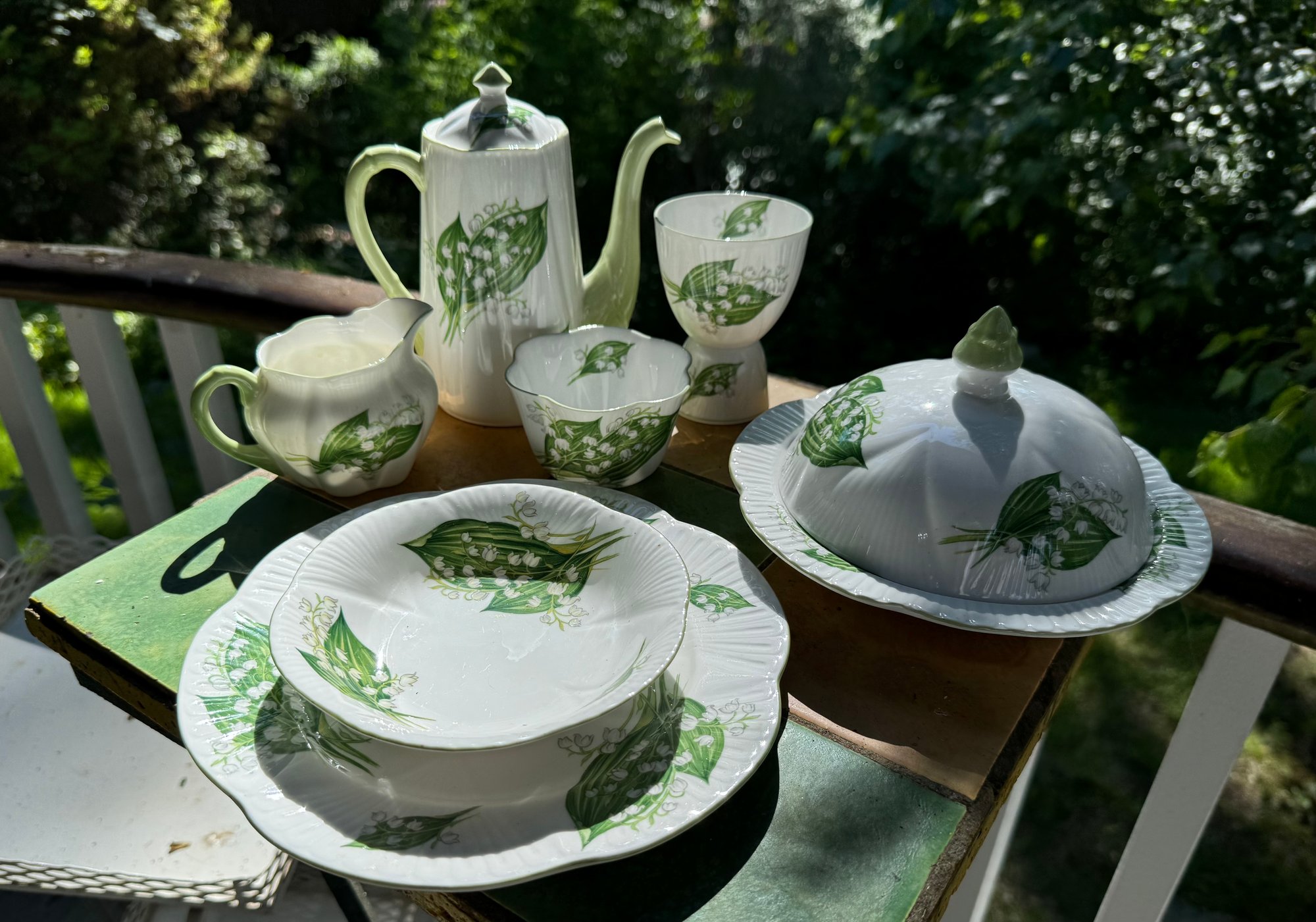 Partial Set Shelley's Lily Of The Valley #3936 | Auctionninja.com