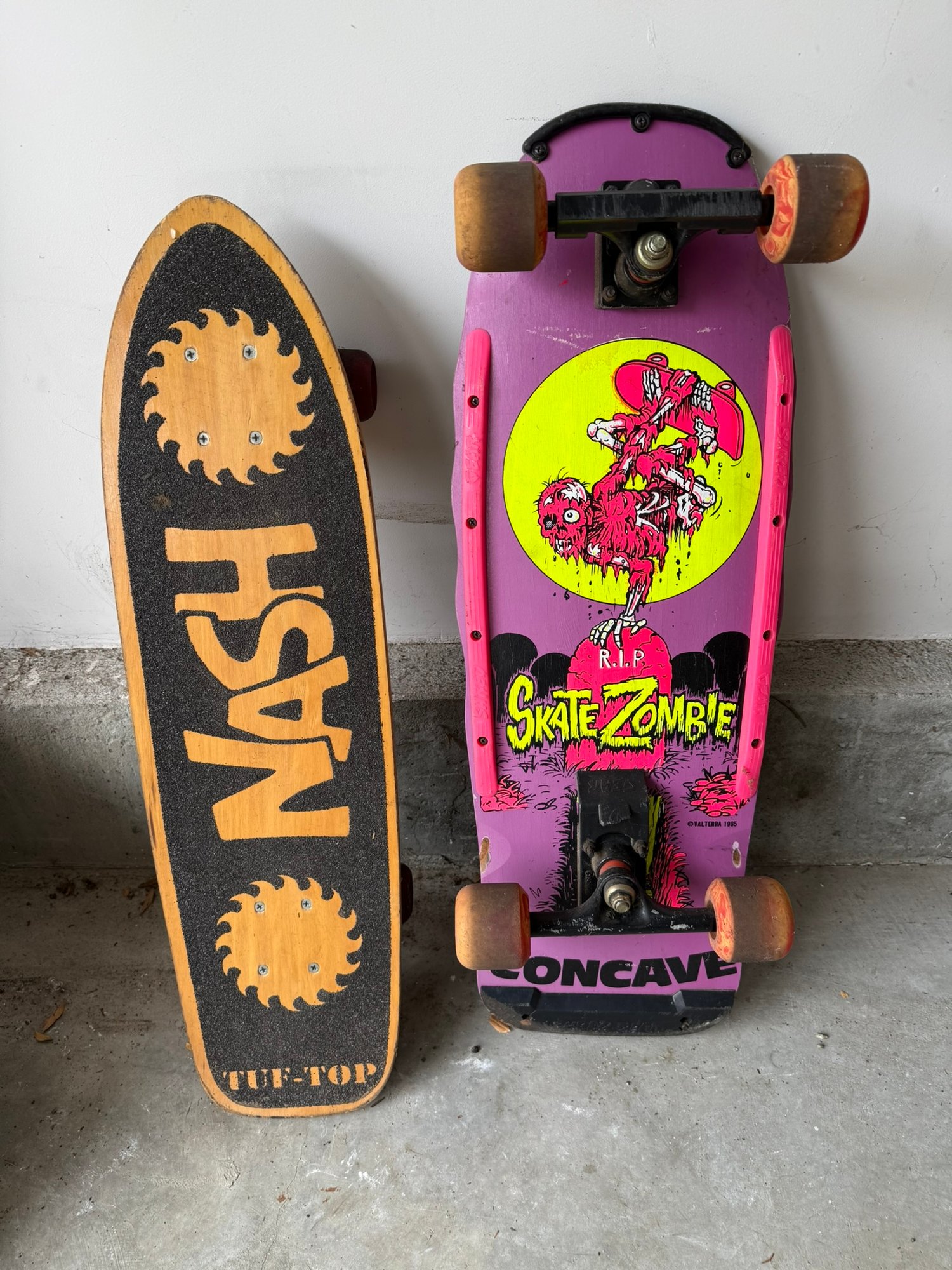 G/ 2pcs - Vintage 1980's Valterra Skate Zombie And Nash Skate