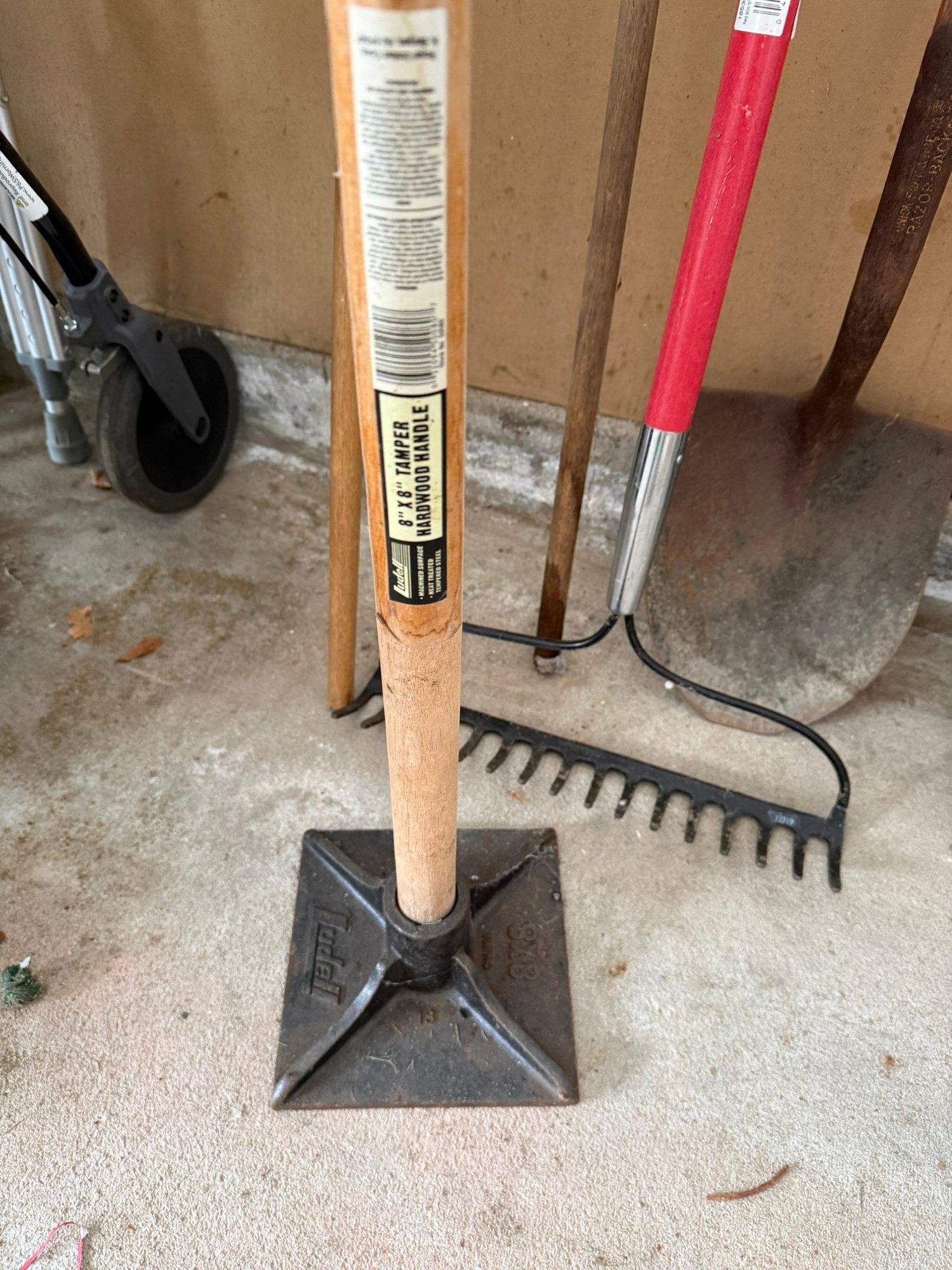 Husky Hand Rake G/ 12pcs - Outdoor Rakes, Tamper, Shovels Etc And Lawn Care Tools ...