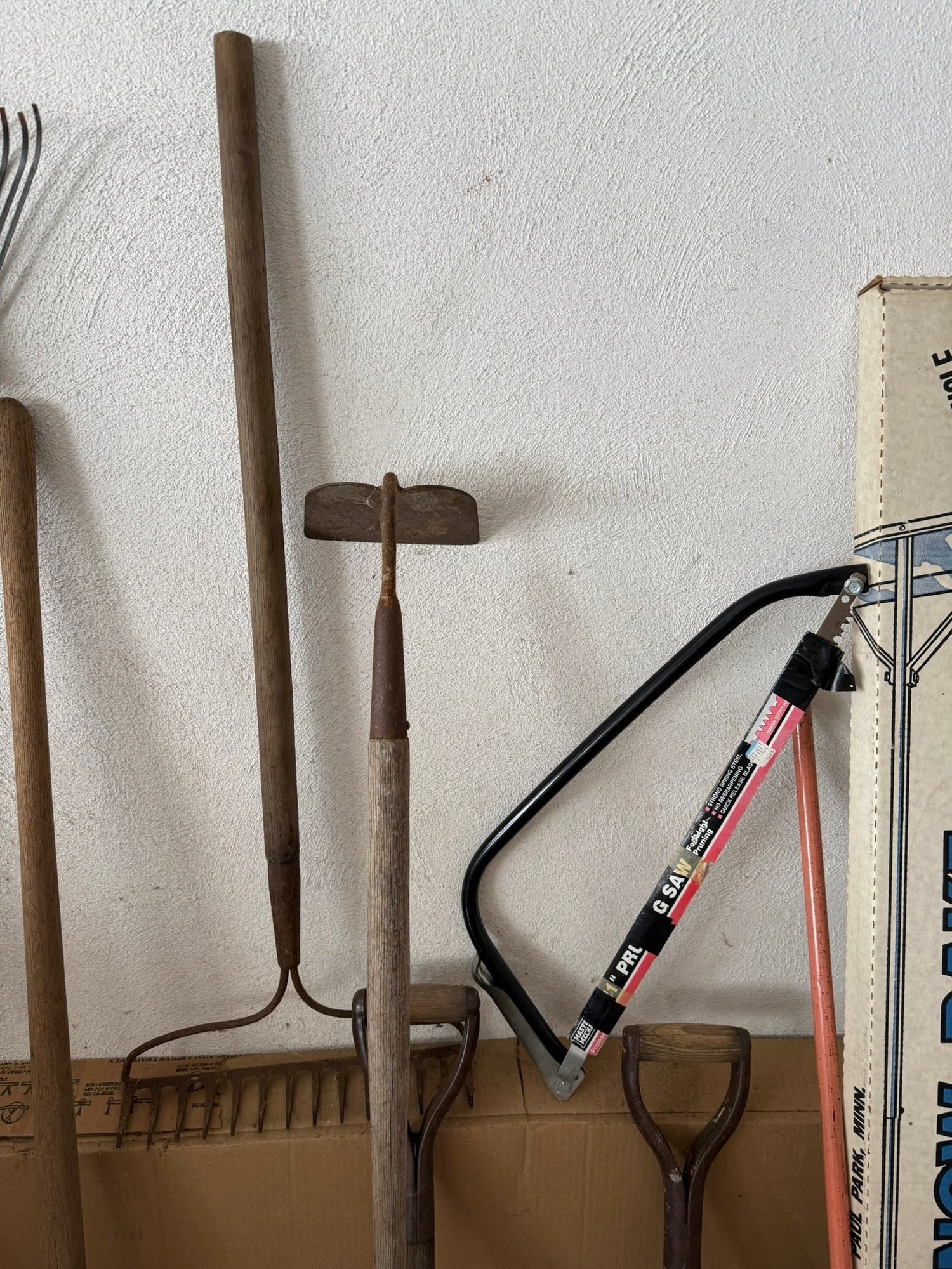 G/ 12pcs - Outdoor Rakes, Tamper, Shovels Etc And Lawn Care Tools ...