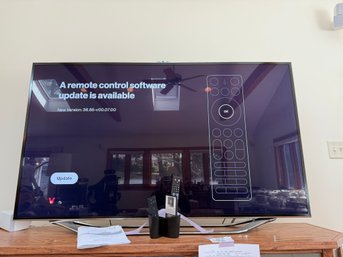 FR/ 5pcs - Samsung 60' Smart TV Model UN60ES8000F With 3 Remotes, 1 Remote Holder And Owners Manual