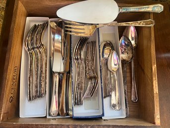 DR/ Bag 48pcs - Rogers Flatware - Monogramed 'Z'