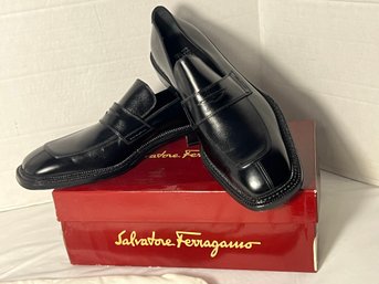 2B1/ Box - Pair Salvatore Ferragamo Silenzio Nero Pebble Calf Slip Ons In Black 13D In Box With Storage Bags