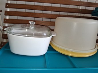 Pyrex Dish. Cake Holder