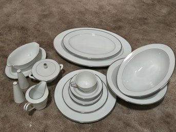 China Stay Home Wedding Band Set For 12 With Serving Pcs