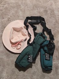 Wallaroo Hat, 2 Green Oxygen Totes