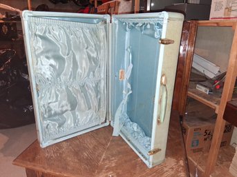 Vintage Suite Case Tan With Blue Inside Large