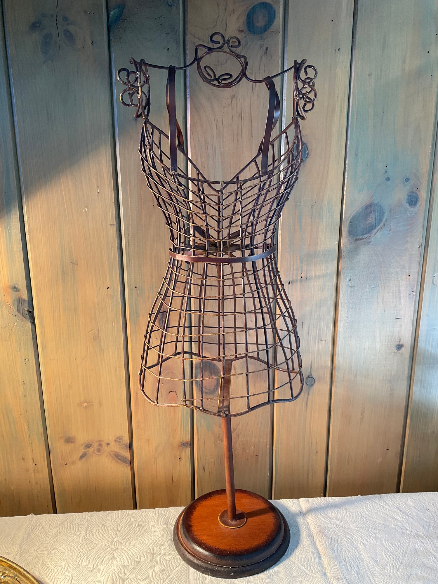 Lot 48- Decorative Wire Dress Form Mannequin With Wood Base #3320 |  Auctionninja.com