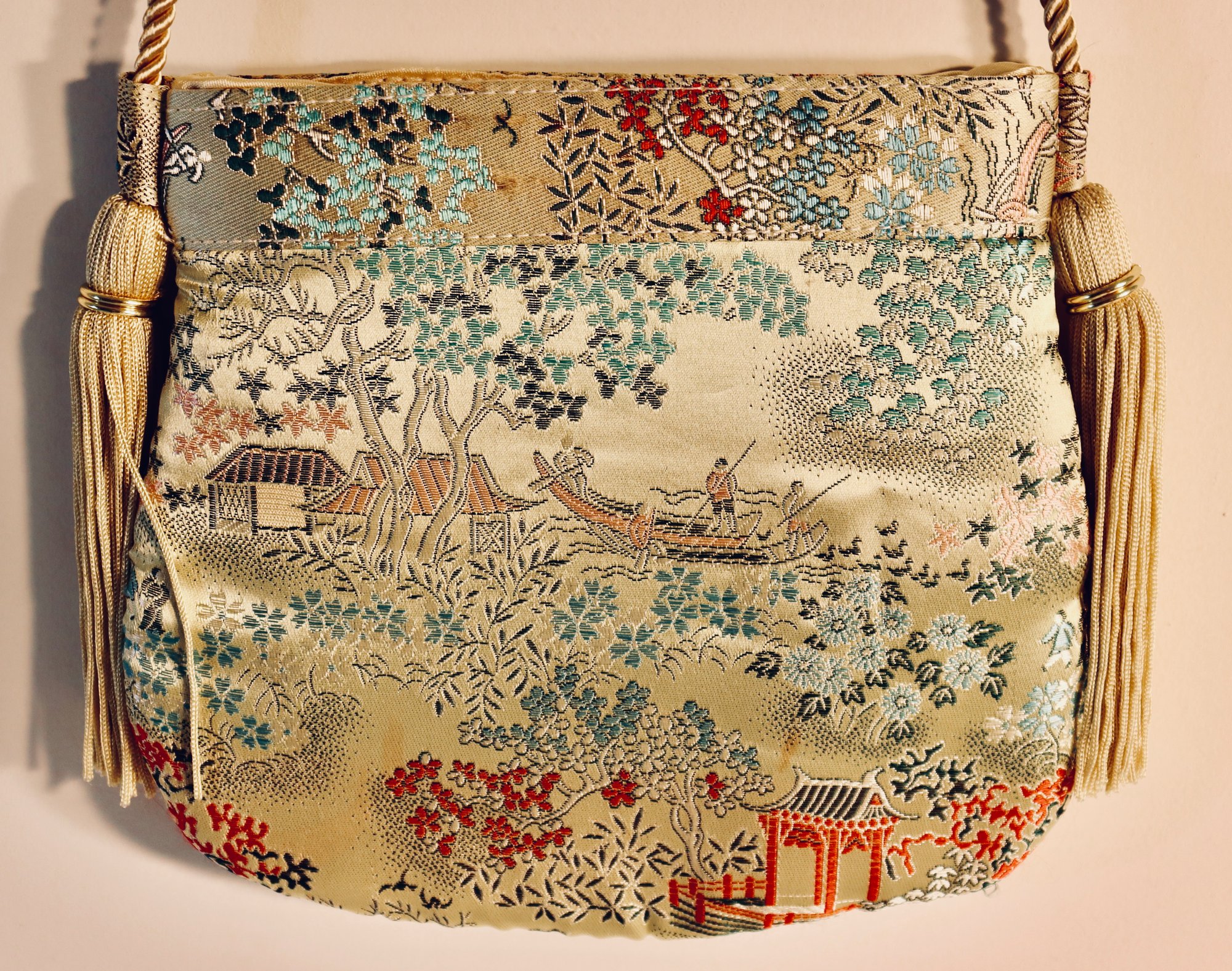 Lot 197 Fine Arts Bag Company Gold Silk Rope Tassel Handbag Purse