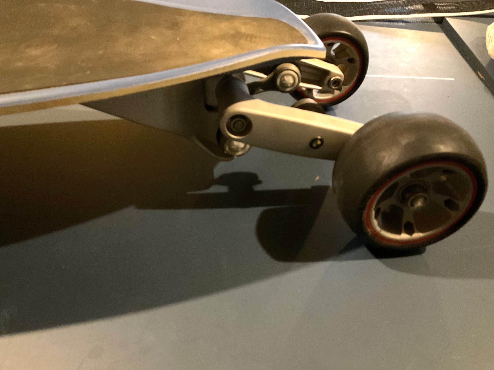 BMW ストリートカーヴァー スケートボード