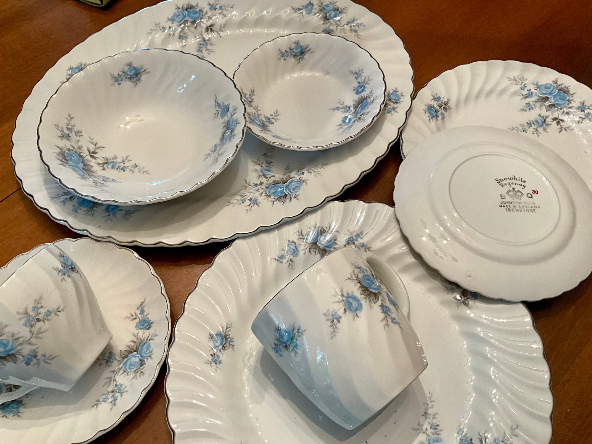 Regency Johnson Brothers White Dishes (16) JOHNSON Brothers