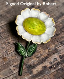 Lot 911LC - Pretty Flower Pin For Summer! 1950s Signed Original By Robert Enamel Daisy Brooch