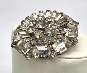 Lot 912LC - Sparkly! 1960s Beautiful Rhinestone Crystal Round Costume Crystal Brooch