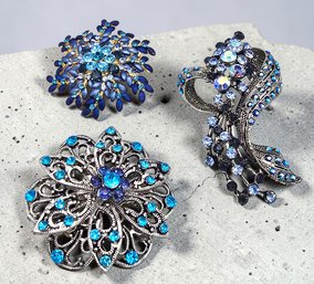 Lot 925LC - Elegant Rhinestones Beautiful Blue - Teal - Aurora Borealis Vintage Fashion Brooches