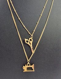 Lot 926LC - Quilter - Sewers Necklace With Sewing Machine & Scissors - Costume Gold