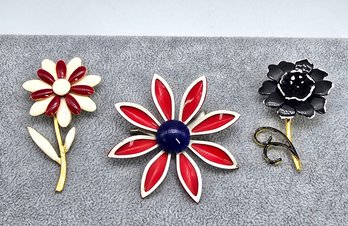 Lot 801LC - America! Three Red, White And Blue Enamel Flower Brooches - Daisy Pins