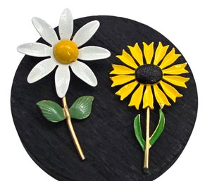 Lot 814LC - Sunflower And Daisy Pins - Two Vintage Enamel Brooches