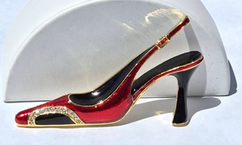 Lot 846LC - Elegant Statement Vintage-style Goldtone Pump Shoe Red & Black Enamel Sparkling Rhinestones Brooch