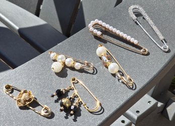 Lot 864LC - Six Vintage Skirt & Dress Pins 1 Kilt Costume Gold & Silver With Faux Pearls & Rhinestones