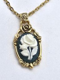 Lot 840LC - Sarah Coventry Signed Cameo Rose Pendant Costume Gold Necklace