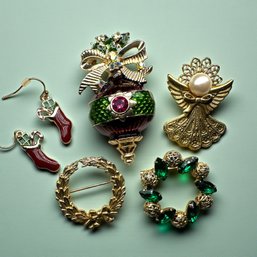 Lot 353LC - Christmas Mixed NRT Enamel Stocking Earrings - Angel -Multi Color Ornament  - Green Emerald Wreath