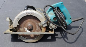 Lot 607 - Makita 7 1/4 Corded Hypoid Saw - Model 5077B - Working - Barn