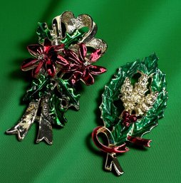 Lot 500LC - 1950-60s Gerry's Signed Christmas Enamel Pins Holly Poinsettia Brooch & Wreath Goldtone Pin