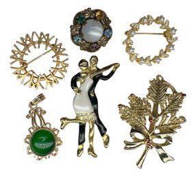 Lot 501LC - Through The Decades - Earlly 1900s - 1980s - Enamel Dancing Couple With