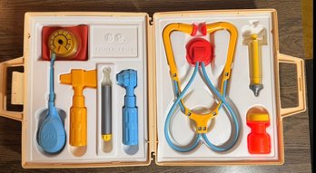 Lot 229- 1977 Fisher Price Doctors Medical Kit #936 In Carrying Case - Complete And In Nice Condition