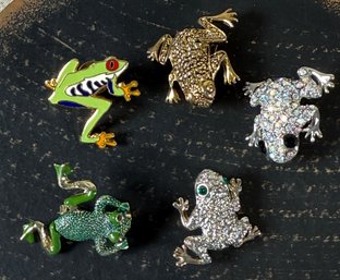 Lot 434LC - Ribbit!!! Collection Of 5 Frog Pins The Enamel Frog Is Signed By WES 90