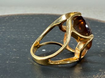 Lot 451LC - Costume Ring 18KT HGE Gold Electroplated Brown Stone Wrapped In Gold - Size 7
