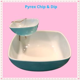 Lot 218CV - NICE! 1950s Vintage Pyrex Ovenware Blue Chip & Dip 3 Piece Set - Mear Mint - USA