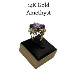 Lot 32DD- 14K Gold With Oversized Amethyst Purple Stone Ring Size 6 - WE SHIP! Weight In Photos