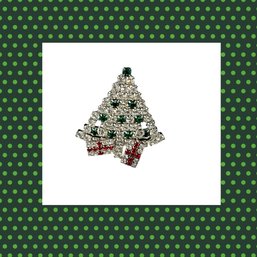 Lot 6JT- Sparkle! Rhinestone Christmas Tree Pin Brooch With Dangling Gifts - Vintage Jewelry