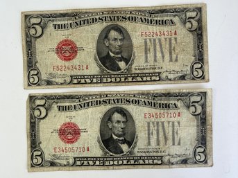 Lot 337SES - Two US 5 Dollar Bills Currency - 1928 B & C Red Seal - Highly Collectible