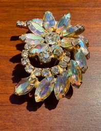Lot 411LC - Gorgeous! Vintage Brooch Unsigned Gold Toned Crystal Dimensional Layers - Estate Jewelry