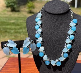 Lot 423LC - Turquoise / Silver Tone Costume Necklace And Clip-on Earrings - Vintage Estate Jewelry