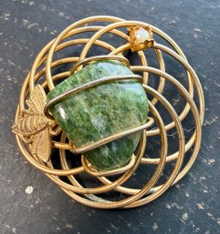 Lot 413LC - Faux Pearl Bumble Bee Brooch Mid Century Pin Vintage Goldtone - Green Stone - Unsigned