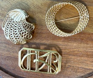 Lot 432LC- Monet Signed - Vintage Goldtone Pins - Lot Of 3