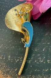 Lot 452LC -  Praying Blessed Mother - Tiny Stones Brooch- Religious Jewelry - Vintage Pin