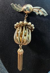 Lot 470LC - Goldtone Bird Cage Tassel Pendant Brooch With Caged Pearls