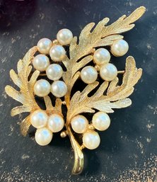 Lot 485LC - Signed Alan J - Faux Pearls With Fern Leaves In Goldtone Brooch