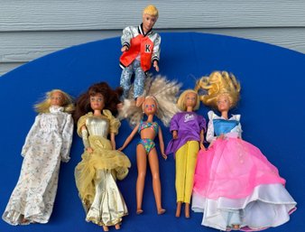 Lot 428 - Barbies And Disney Dolls From 1987-1989 Plus Ken - Set Of 6 - Vintage Toys - Barbie Doll