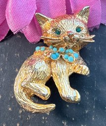 Lot 494LC - Meow! Darling Cat With Green Eyes Brooch Signed A387 - Vintage Estate Jewelry