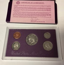 Lot 411SES - US Mint Proof Set Of 1992 Coin Currency With COA In Blue Box - United States Coins