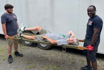 Lot 414 - Military Vintage 1960s Army Green Medical Litter 89' X 21' - Very Sturdy Cot