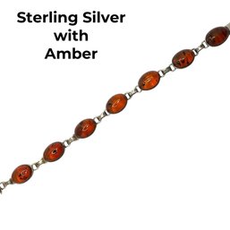 Lot 435 - Sterling Silver With Amber Bracelet Measuring 7.50 Inches